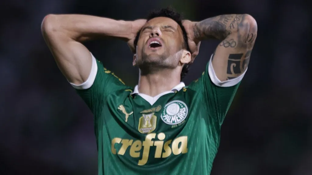 Felipe Anderson segue decepcionando pelo Palmeiras - Foto: Ettore Chiereguini/AGIF.
