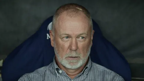 Mano Menezes recebe informação sobre retorno de jogador