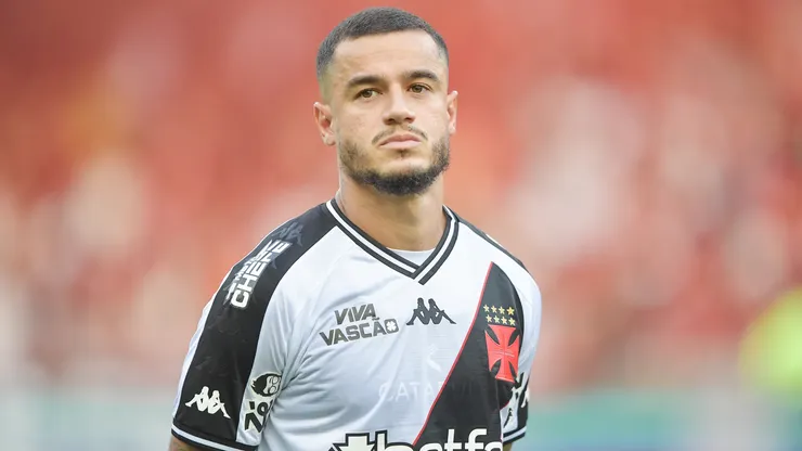 Philippe Coutinho em ação pelo Vasco no Clássico dos Milhões - Foto: Thiago Ribeiro/AGIF