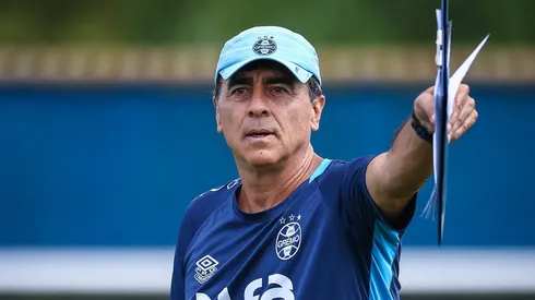 Quinteros se reuniu com o elenco do Imortal