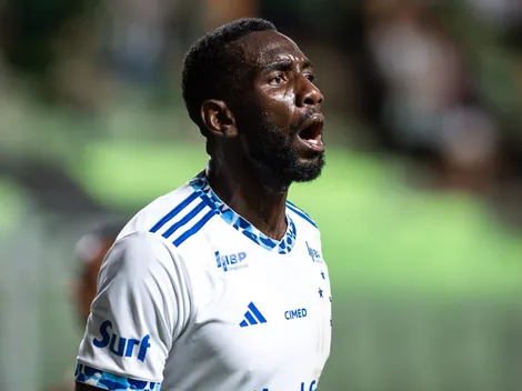 Bolasie do Cruzeiro comemora gol do Corinthians e torcida mineira detona
