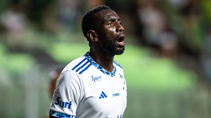 Bolasie em partida pelo Cruzeiro. Foto: Alessandra Torres/AGIF