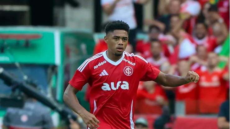 Victor Gabriel, novo titular da defesa do Inter