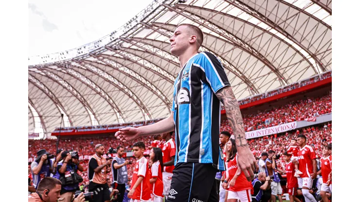 RS - PORTO ALEGRE - 16/03/2025 - GAUCHO 2025, INTERNACIONAL X GREMIO - Igor Serrote jogador do Gremio durante partida contra o Internacional no estadio Beira-Rio pelo campeonato Gaucho 2025. Foto: Maxi Franzoi/AGIF
