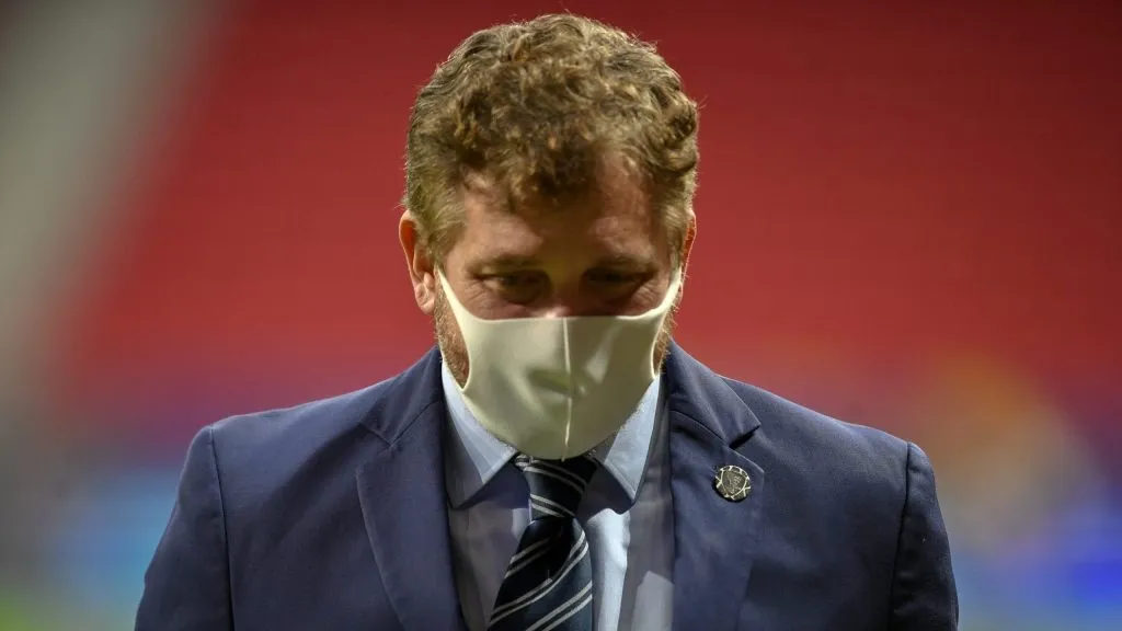 Alejandro Domínguez foi extremamente infeliz - Foto: Mateus Bonomi/AGIF.