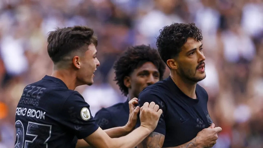 Foto: Marco Miatelo/AGIF – Titular do Corinthians não deve desembarcar em Porto Alegre para reforçar o time gremista.