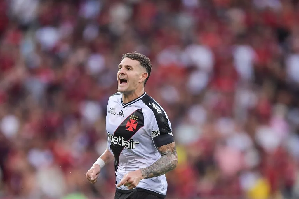 Vegetti lembrou do jogo polêmico entre Vasco e Flamengo pelo Carioca. Foto: Thiago Ribeiro/AGIF