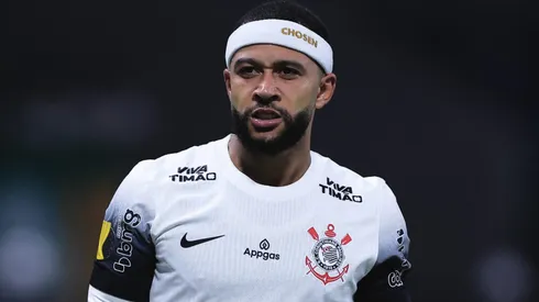 Memphis Depay durante partida entre Palmeiras e Corinthians, no Allianz Parque, pela final do Campeonato Paulista..