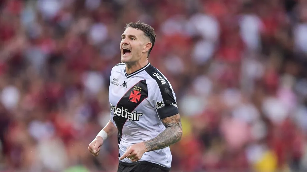 Pablo Vegetti comemorando pelo Vasco da Gama – Foto: Thiago Ribeiro/AGIF