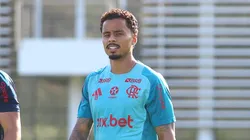 Allan durante treinamento feito no Ninho do Urubu.