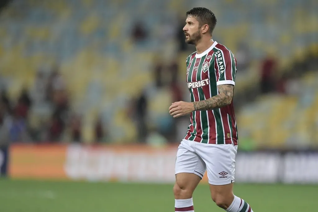 RJ – RIO DE JANEIRO – 12/03/2025 – CARIOCA 2025, FLUMINENSE X FLAMENGO – Everaldo jogador do Fluminense durante partida contra o Flamengo no estadio Maracana pelo campeonato Carioca 2025. Foto: Thiago Ribeiro/AGIF