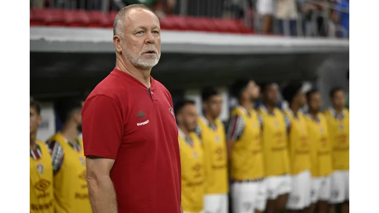Mano Menezes técnico do Fluminense durante partida contra o Vasco no estádio Mane Garrincha pelo campeonato Carioca 2025. Foto: Mateus Bonomi/AGIF
