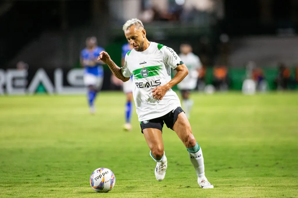 Rafinha vai se reunir com o Coritiba para tratar sobre polêmica – Foto: Luis Garcia/AGIF