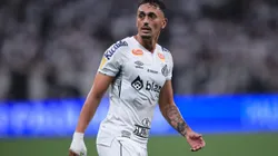 SP - SAO PAULO - 12/02/2025 - PAULISTA 2025, CORINTHIANS X SANTOS - Diego Pituca jogador do Santos durante partida contra o Corinthians no estadio Arena Corinthians pelo campeonato Paulista 2025. Foto: Ettore Chiereguini/AGIF