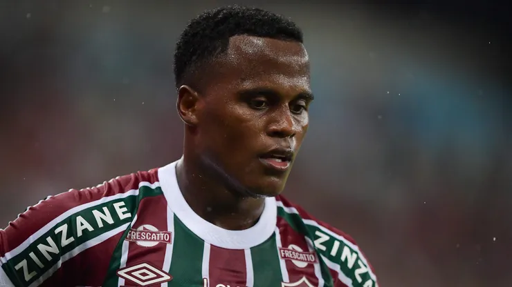 Jhon Arias, jogador do Fluminense, durante partida contra o Flamengo, pelo Campeonato Carioca. Foto: Thiago Ribeiro/AGIF.