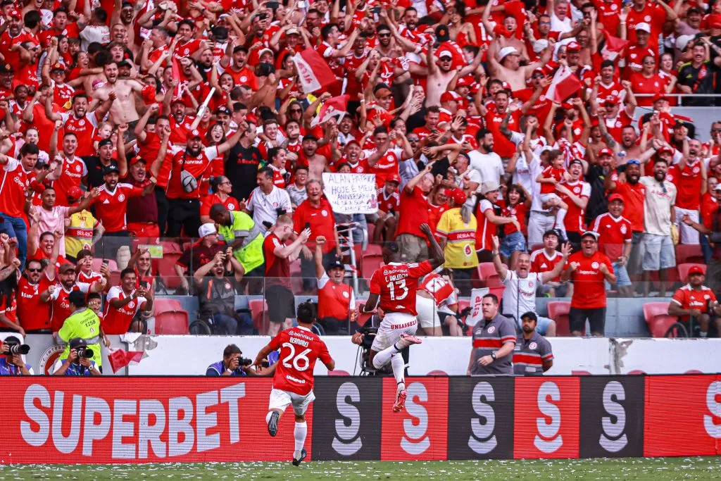 RS – PORTO ALEGRE – 16/03/2025 – GAUCHO 2025, INTERNACIONAL X GREMIO – Enner Valencia jogador do Internacional comemora seu gol durante partida contra o Gremio no estadio Beira-Rio pelo campeonato Gaucho 2025. Foto: Maxi Franzoi/AGIF