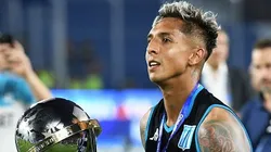 Almendra comemorando o título da Copa Sul-Americana 2024 após o Racing vencer o Cruzeiro. Foto: Christian Alvarenga