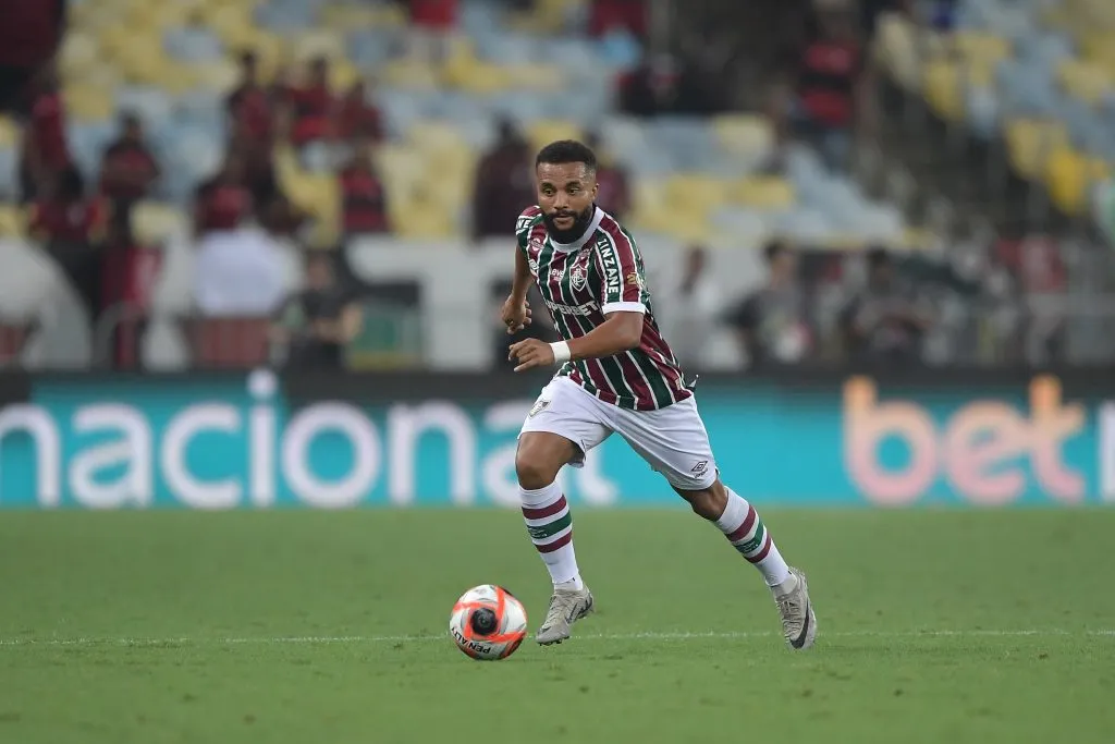 RJ – RIO DE JANEIRO – 12/03/2025 – CARIOCA 2025, FLUMINENSE X FLAMENGO – Samuel Xavier jogador do Fluminense durante partida contra o Flamengo no estadio Maracana pelo campeonato Carioca 2025. Foto: Thiago Ribeiro/AGIF