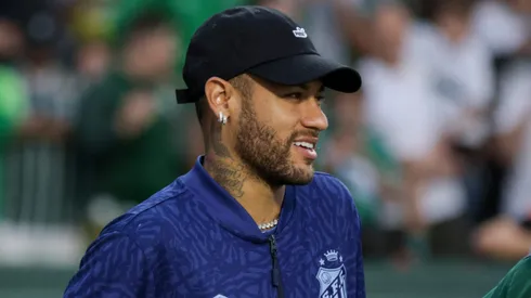 Neymar jogador do Santos durante entrada em campo partida amistosa contra o Coritiba. Foto: Robson Mafra/AGIF