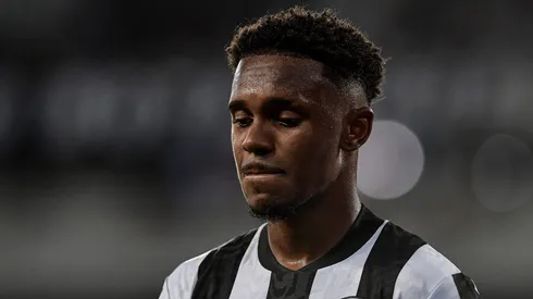 Jeffinho vem passando por tratamento no Botafogo para retornar aos gramados