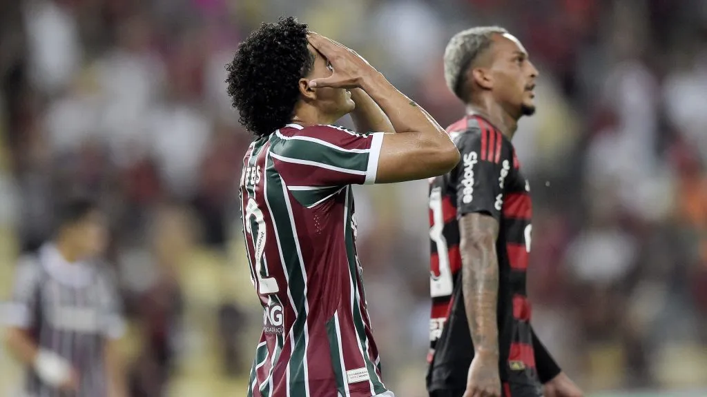 Fuentes lamenta em jogo diante do Flamengo. Foto: Alexandre Loureiro/AGIF.