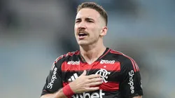 Leo Ortiz, jogador do Flamengo, comemora seu gol durante partida contra o Botafogo no estadio Maracana pelo campeonato Carioca 2025. Foto: Thiago Ribeiro/AGIF
