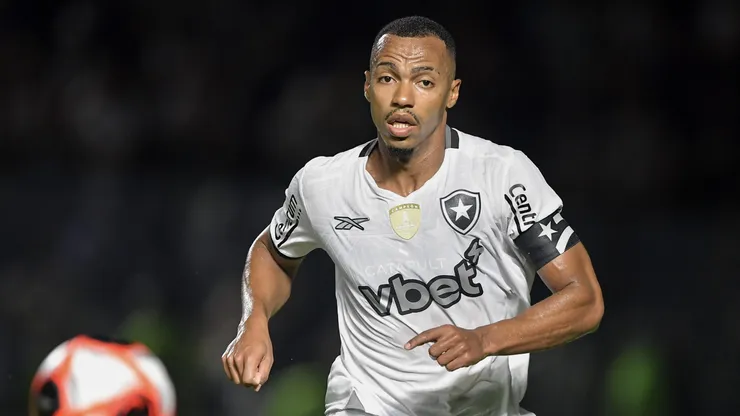 Marlon Freitas jogador do Botafogo durante partida contra o Vasco no estadio Sao Januario pelo campeonato Carioca 2025. Foto: Thiago Ribeiro/AGIF