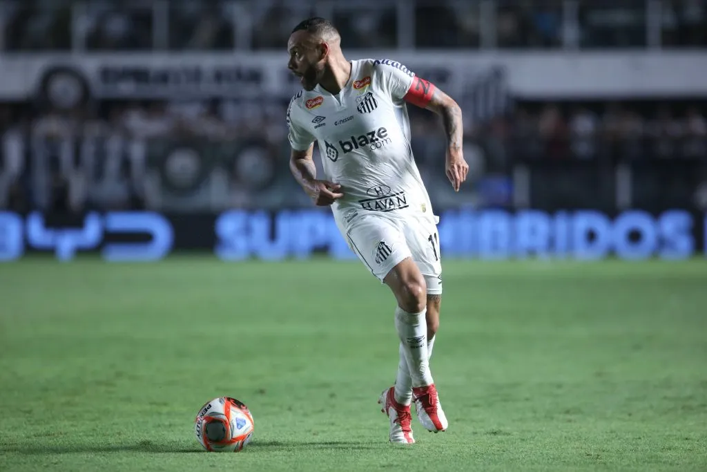 Guilherme em ação pelo Santos. Foto: Reinaldo Campos/AGIF