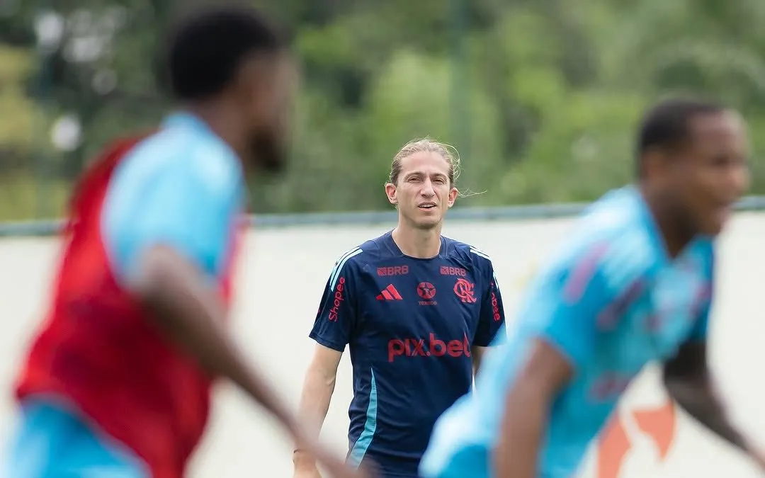 Técnico Filipe Luís, comandou o treino coletivo no CT do Flamengo, que contou com retornou de atletas que estavam lesionados. Foto: Divulgação/Flamengo