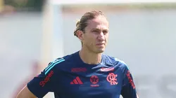 Campeão com Filipe Luís no Flamengo é aprovado no Santos