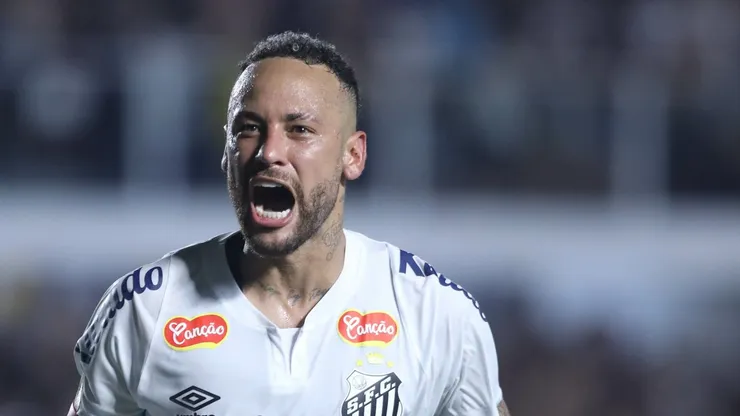 SP - SANTOS - 16/02/2025 - PAULISTA 2025, SANTOS X AGUA SANTA - Neymar Jr. jogador do Santos durante partida contra o Agua Santa no estadio Vila Belmiro pelo campeonato Paulista 2025.