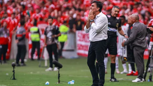 Gustavo Quinteros, técnico do Grêmio. Foto: Maxi Franzoi/AGIF