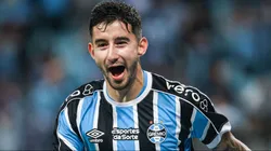 Meia ainda tem o futuro incerto - Foto: Maxi Franzoi/AGIF.