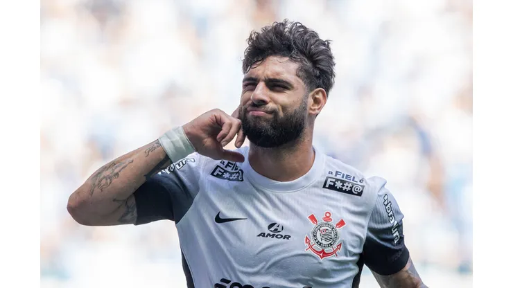 RS - PORTO ALEGRE - 08/12/2024 - BRASILEIRO A 2024, GREMIO X CORINTHIANS - Yuri Alberto jogador do Corinthians comemora seu gol durante partida contra o Gremio no estadio Arena do Gremio pelo campeonato Brasileiro A 2024. Foto: Liamara Polli/AGIF