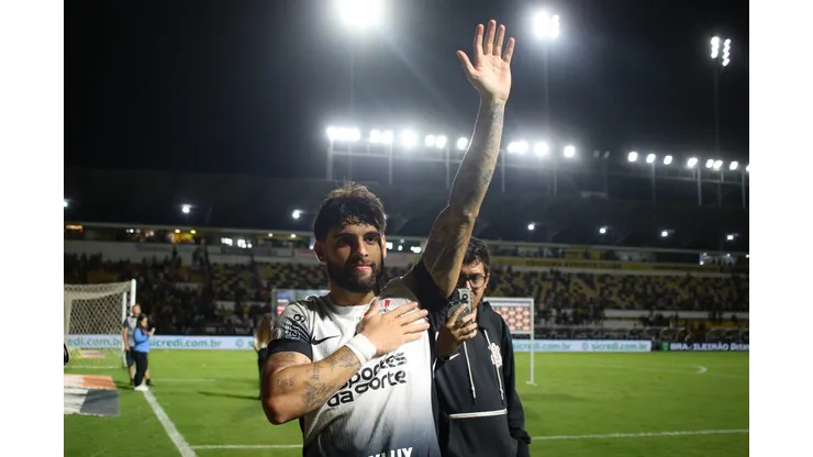 Yuri Alberto jogador do Corinthians comemora seu gol durante partida contra o Criciúma no estádio Heriberto Hulse pelo campeonato Brasileiro A 2024. Foto: Leonardo Hubbe/AGIF