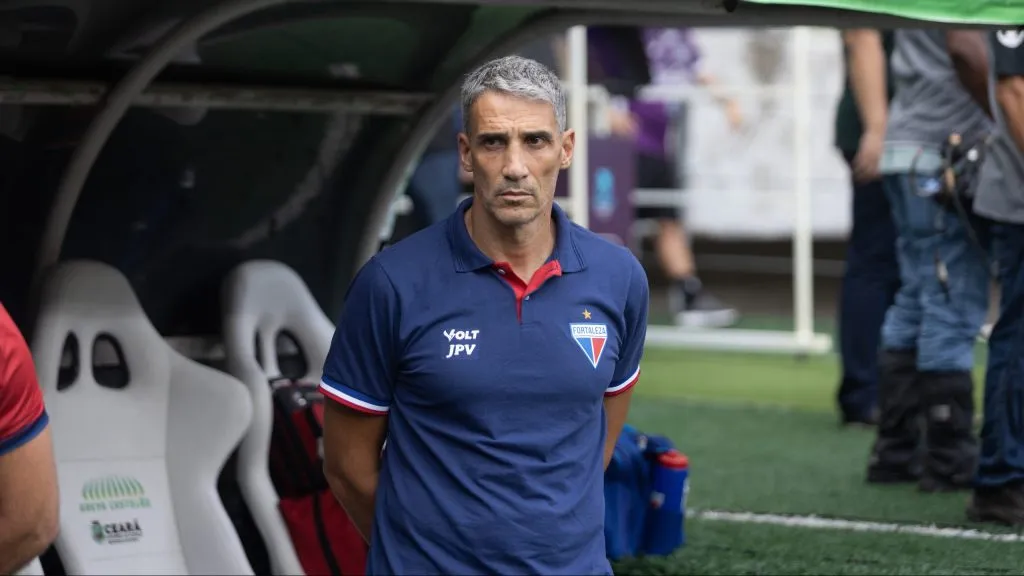 Vojvoda está pressionado no Fortaleza - Foto: Lucas Emanuel/AGIF.