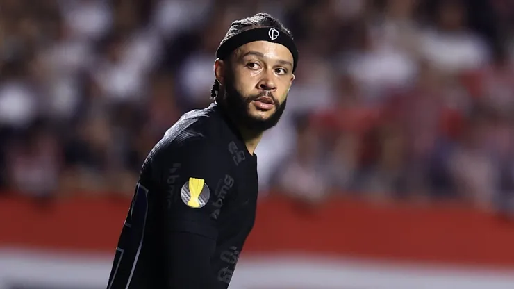 Memphis Depay foi analisado por Koeman, técnico da Holanda