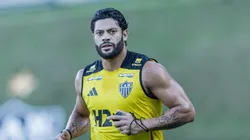 Hulk em ação durante treinamento na Cidade do Galo.