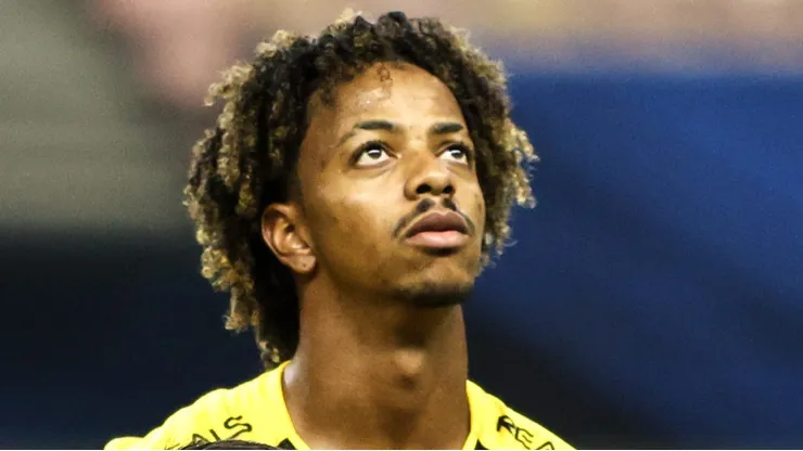 Ênio, atacante do Juventude