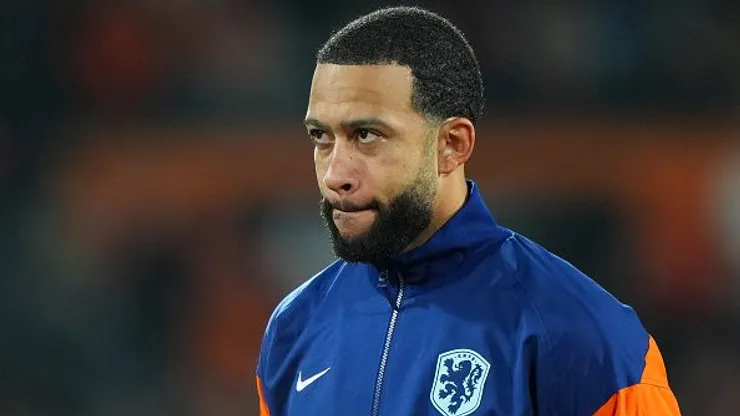 Memphis Depay antes de partida entre Holanda e Espanha, em Roterdã, pelas quartas de final da Liga das Nações. Foto: Alex Bierens de Haan/