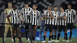 Jogadores do Botafogo após partida contra o Racing no estádio Engenhão pela decisão do campeonato Recopa Sul-americana 2025.