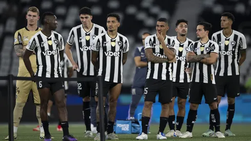 Jogadores do Botafogo após partida contra o Racing no estádio Engenhão pela decisão do campeonato Recopa Sul-americana 2025.