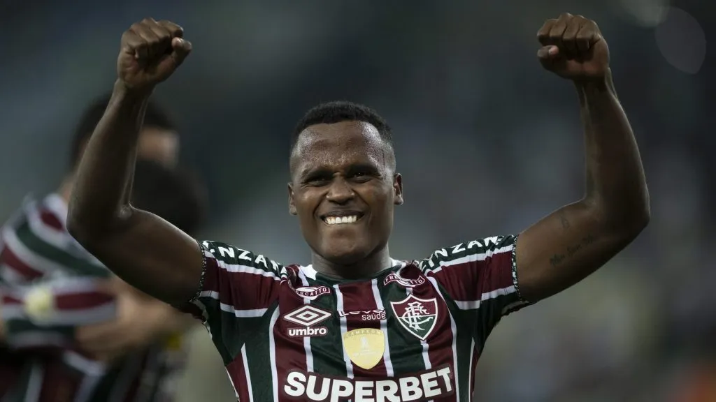 Jhon Arias, jogador do Fluminense, comemora classificacao aos partida contra o Gremio no estadio Maracana pelo campeonato Copa Libertadores 2024. Foto: Jorge Rodrigues/AGIF