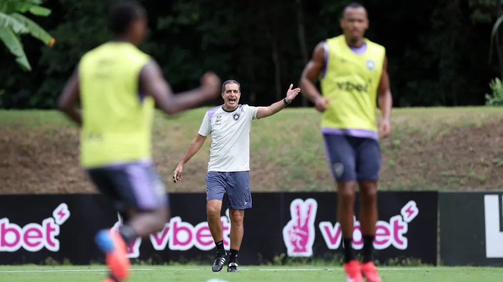 Renato Paiva, técnico do Botafogo