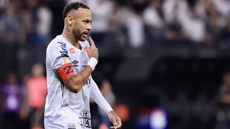 Neymar Jr. jogador do Santos durante partida contra o Corinthians no estadio Arena Corinthians pelo campeonato Paulista 2025. Foto: Marcello Zambrana/AGIF