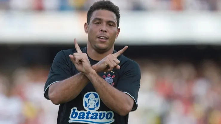 Ronaldo Fenômeno comemorando gol durante partida em 2009. Foto: Daniel Augusto Jr./Agência Corinthians