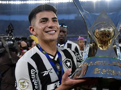 Golaço de Almada contra o Uruguai arranca elogios dos botafoguenses