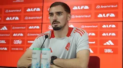 Anthoni durante entrevista coletiva pelo Internacional.