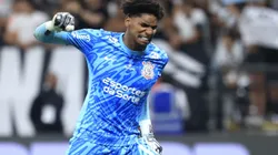 Hugo Souza, goleiro do Corinthians, comemora vitoria ao final da partida contra o Santos pelo campeonato Paulista 2025. Foto: Marcello Zambrana/AGIF