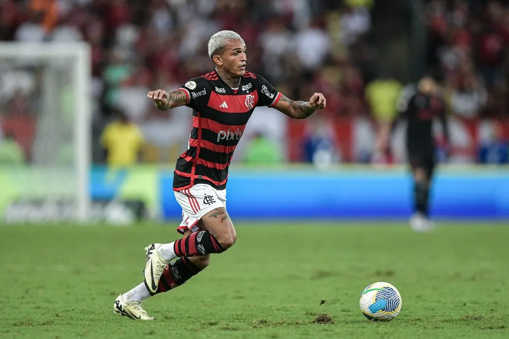 RJ – RIO DE JANEIRO – 06/07/2024 – BRASILEIRO A 2024, FLAMENGO X CUIABA – Wesley jogador do Flamengo durante partida contra o Cuiaba no estadio Maracana pelo campeonato Brasileiro A 2024. Foto: Thiago Ribeiro/AGIF